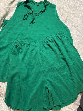SHEIN Green Sleeveless Top and Shorts Set